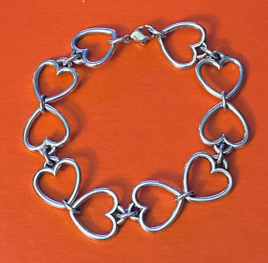 Pre-Owned James Avery Retired Silver Hearts Bracelet Size M