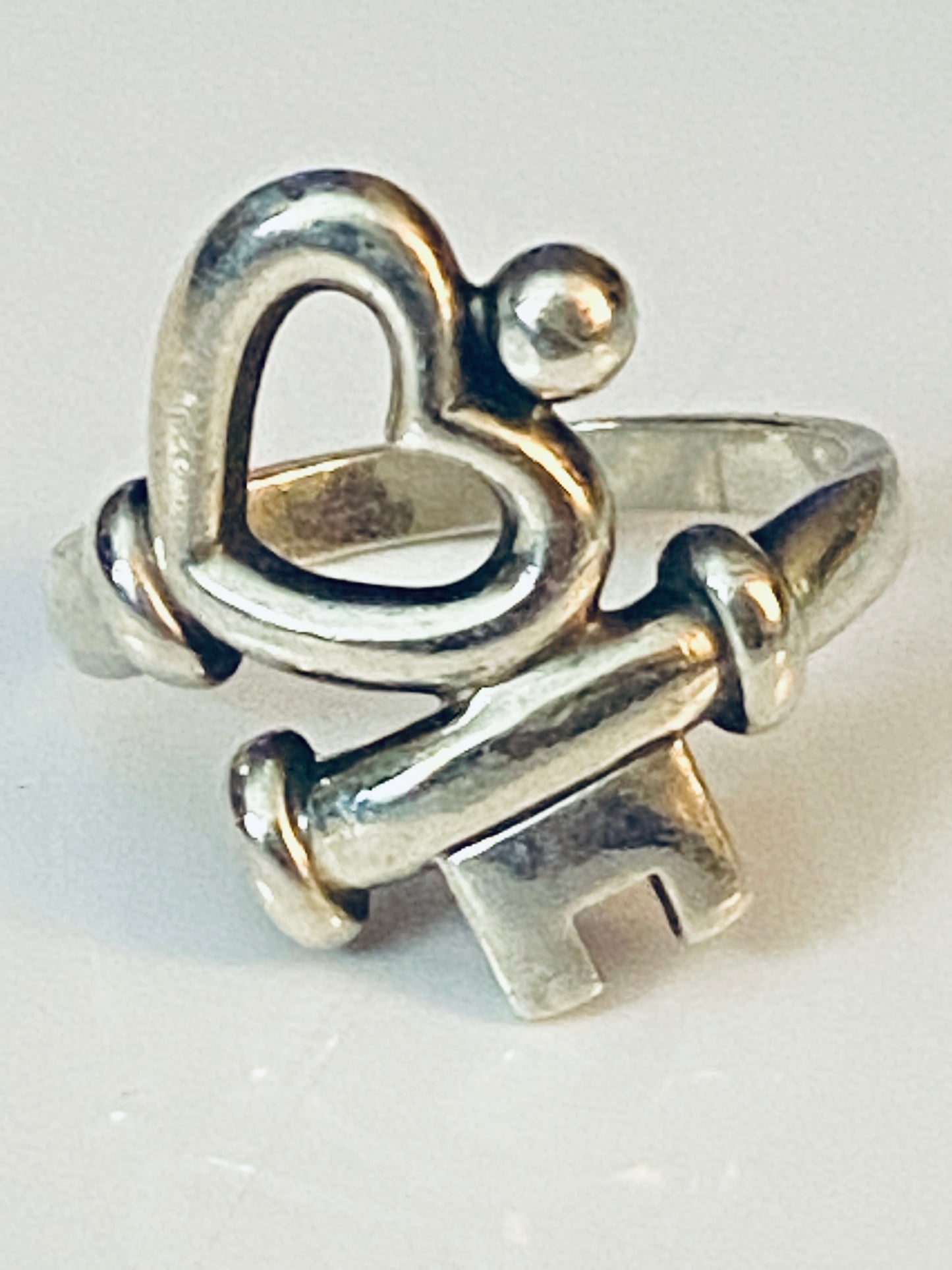 Pre-Owned Silver Key to My Heart Ring Size 10