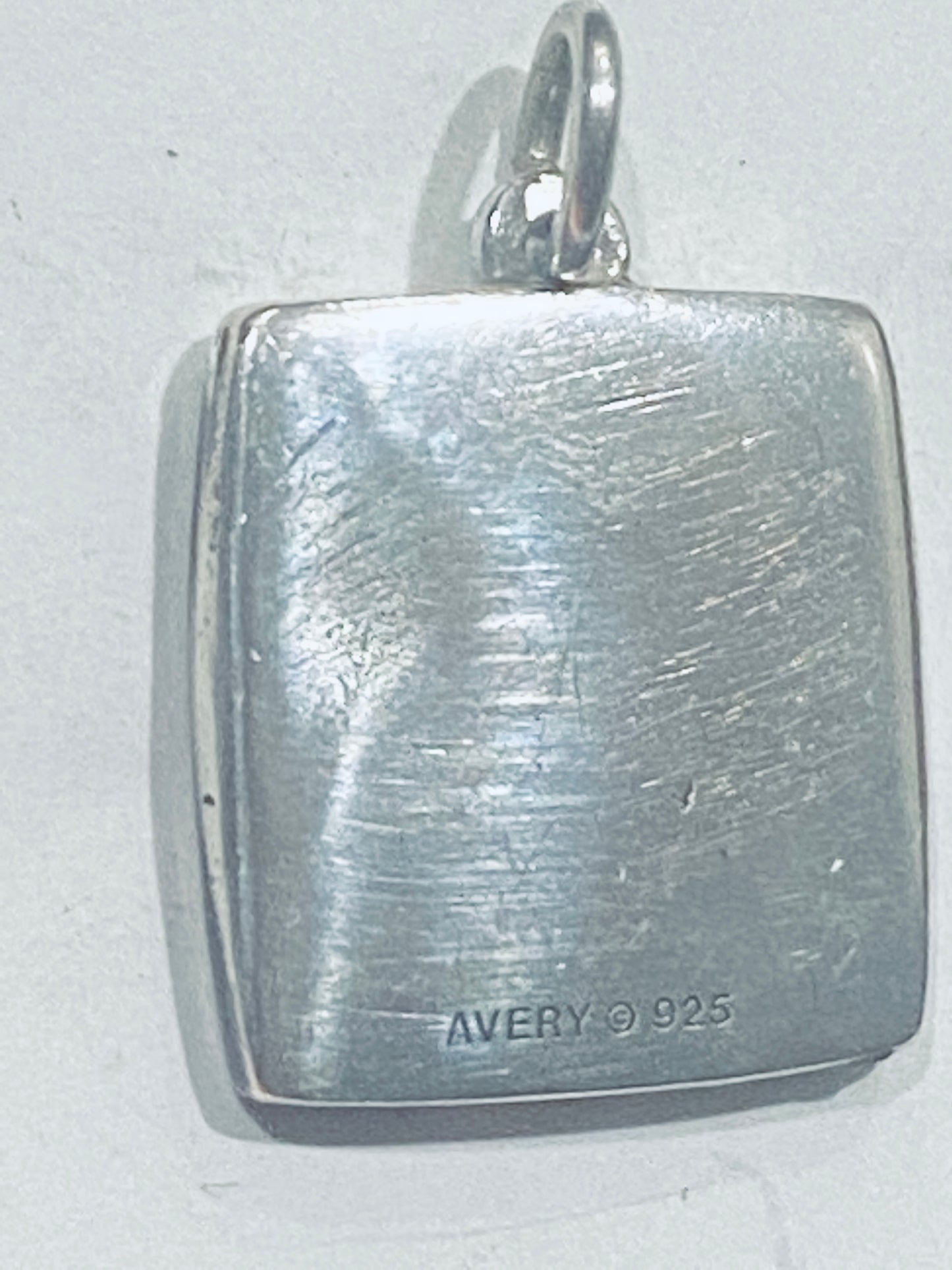 Pre-Owned Retired James Avery Silver Feathered Friends Charm