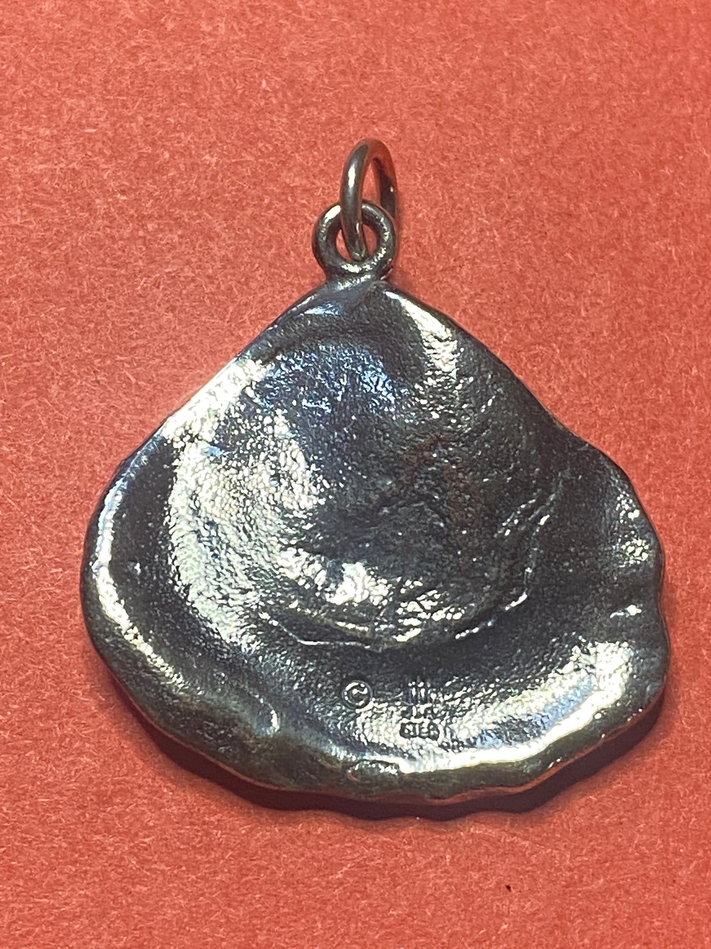 Pre-Owned James Avery Retired Rare Silver Oyster Charm or Pendant