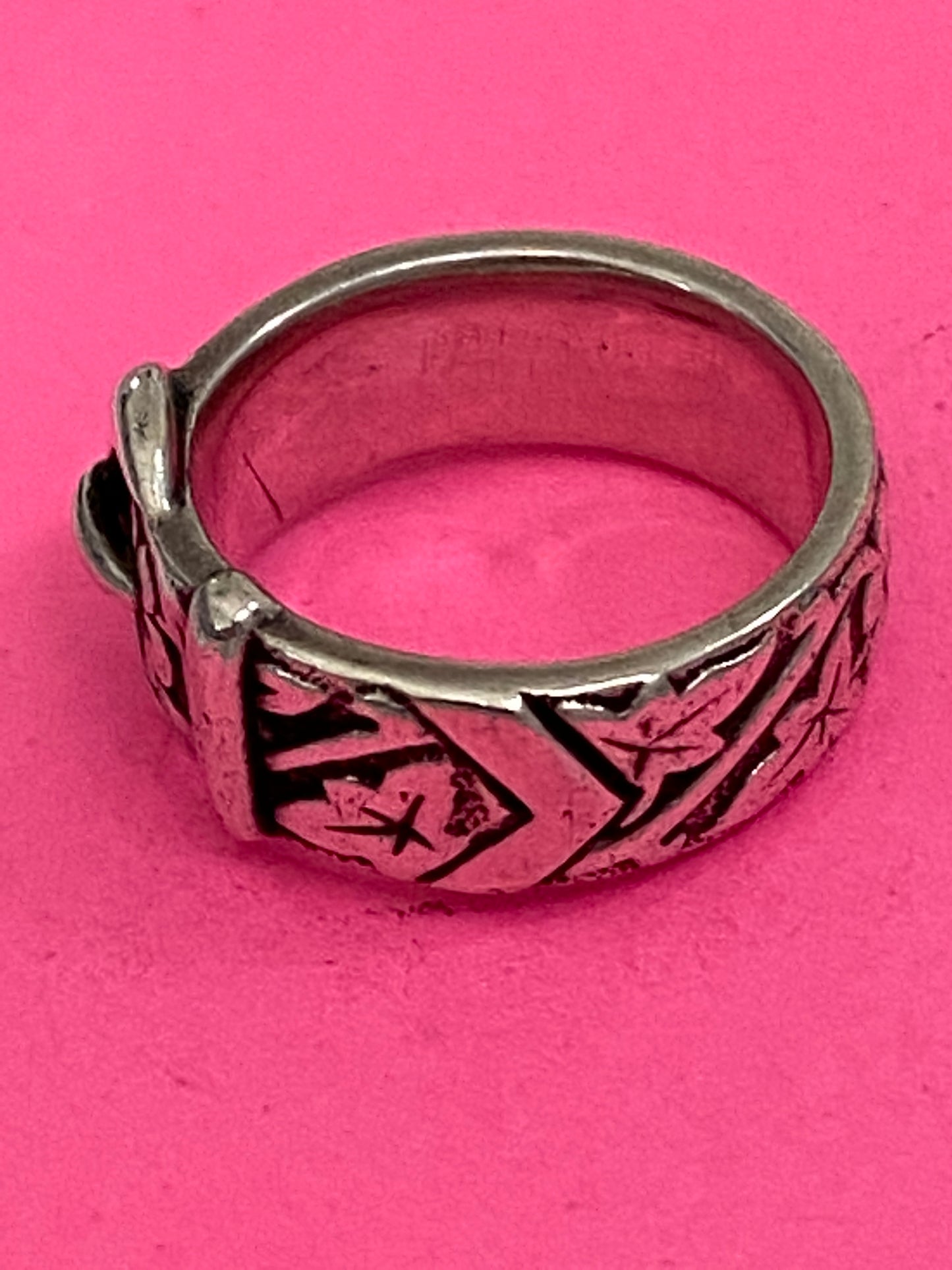 Pre-Owned James Avery Retired Silver Buckle Ring Size 7