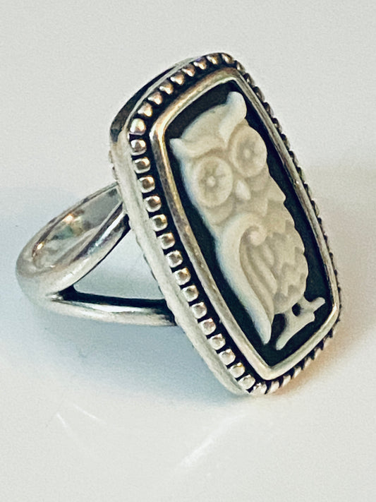 Pre-Owned Retired HTF Silver Cameo Agate Owl Ring Size 6.5