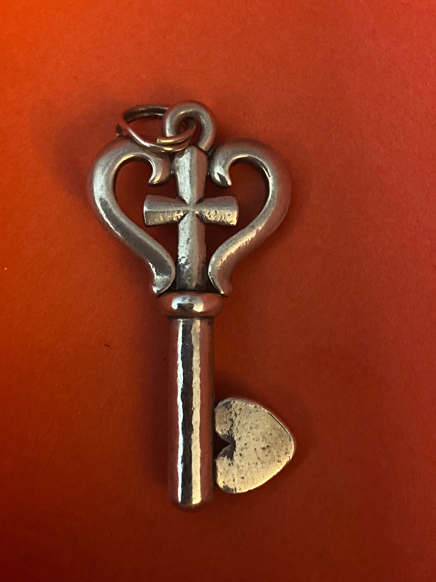 Pre-Owned James Avery Retired Silver Key of Faith Pendant