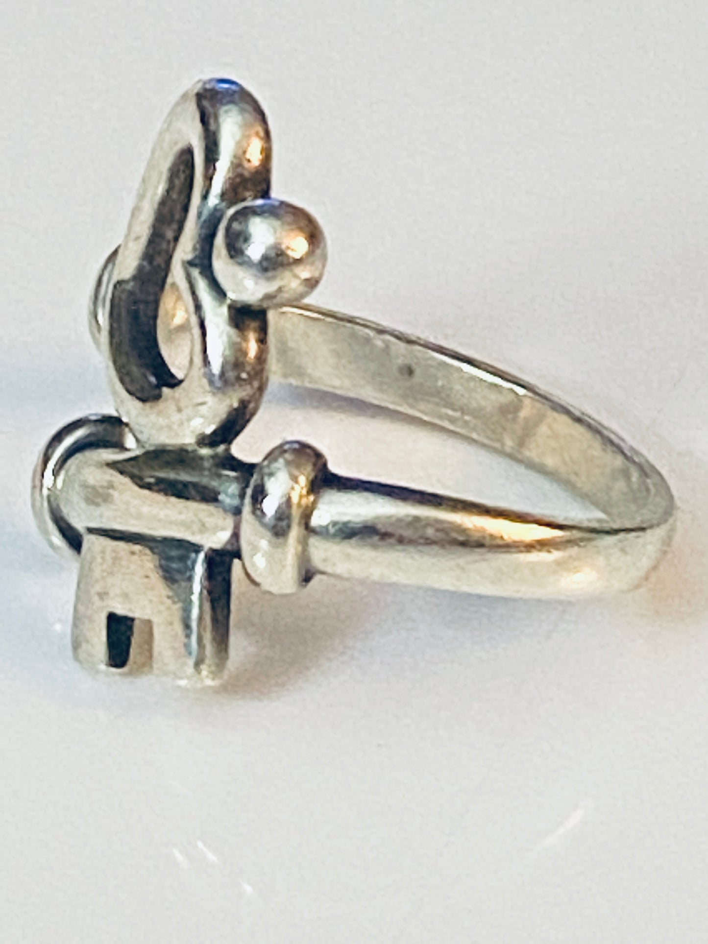 Pre-Owned Silver Key to My Heart Ring Size 10