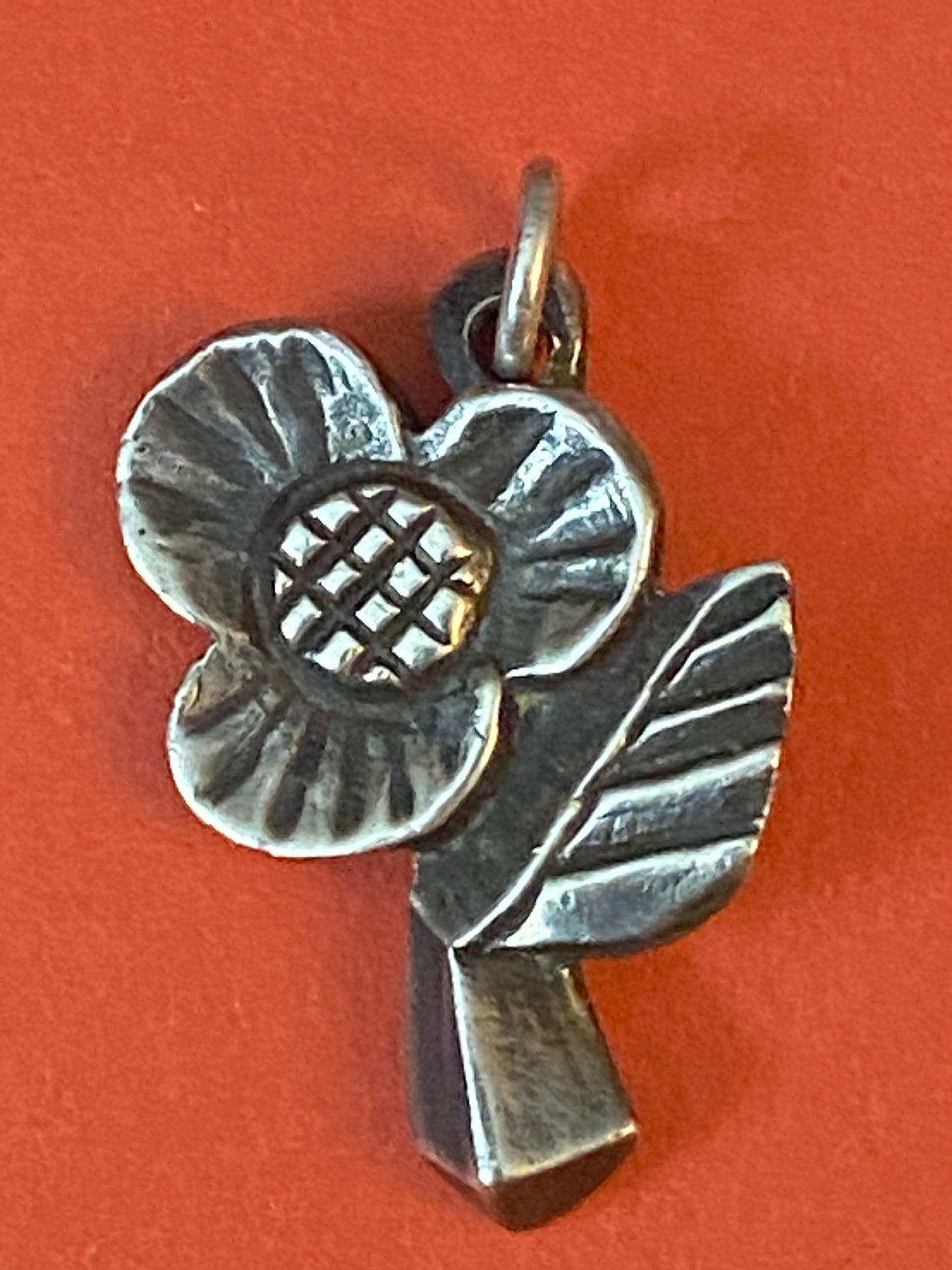 Pre-Owned James Avery Retired Silver Posey Retro Vintage Flower Charm or Pendant