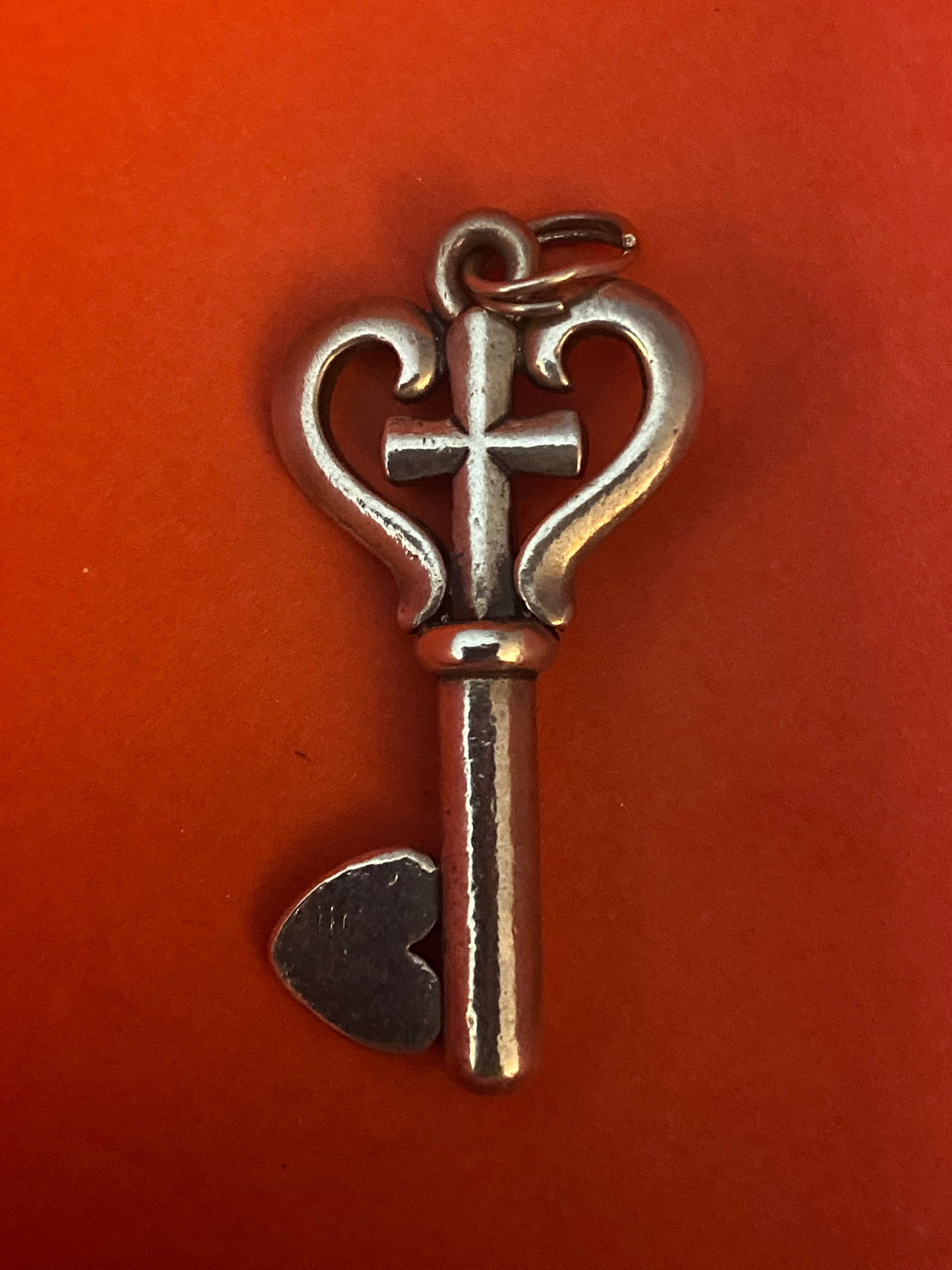 Pre-Owned James Avery Retired Silver Key of Faith Pendant