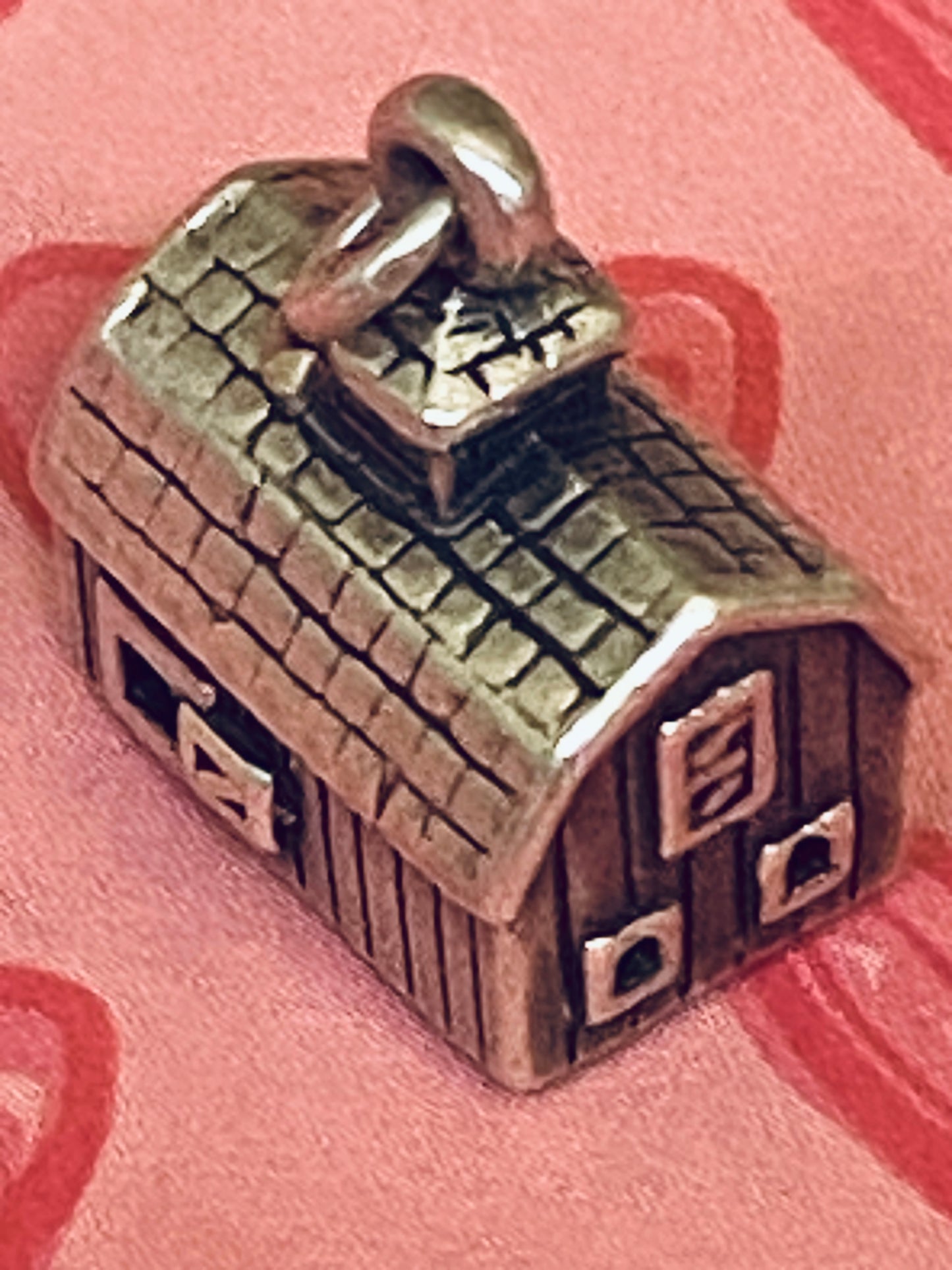 Pre-Owned James Avery Rare & HTF Silver 3D Barn Charm