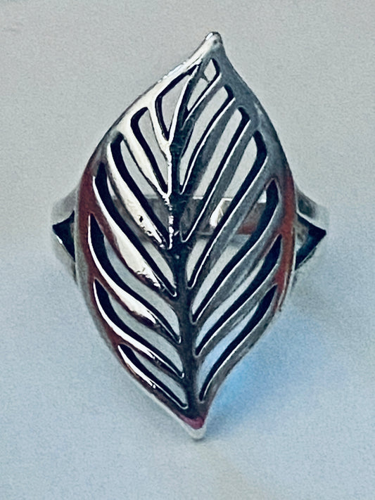 Pre-Owned Retired James Avery Silver HTF Open Leaf Ring Size 9