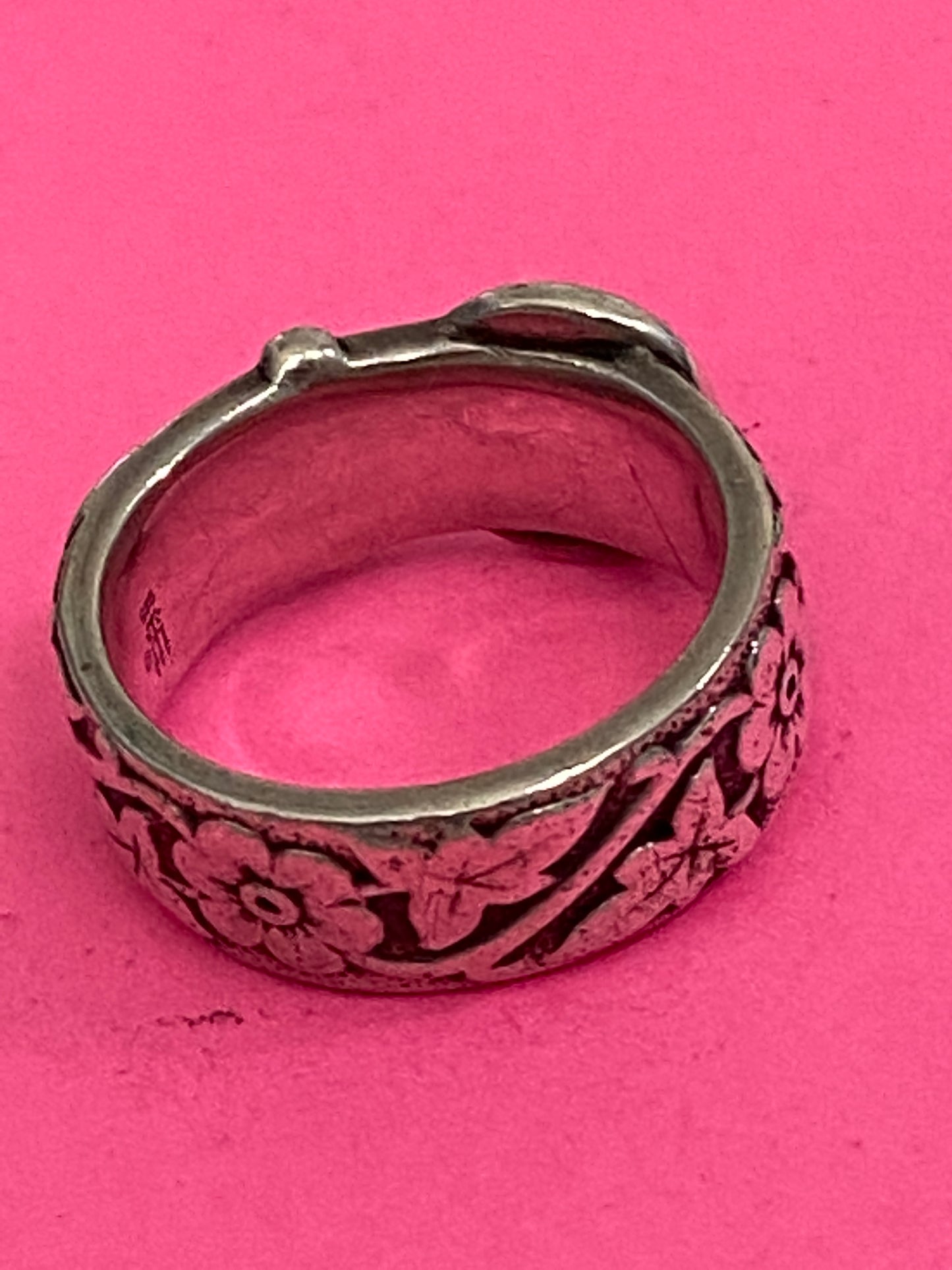 Pre-Owned James Avery Retired Silver Buckle Ring Size 7