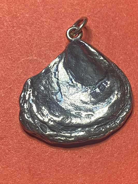 Pre-Owned James Avery Retired Rare Silver Oyster Charm or Pendant