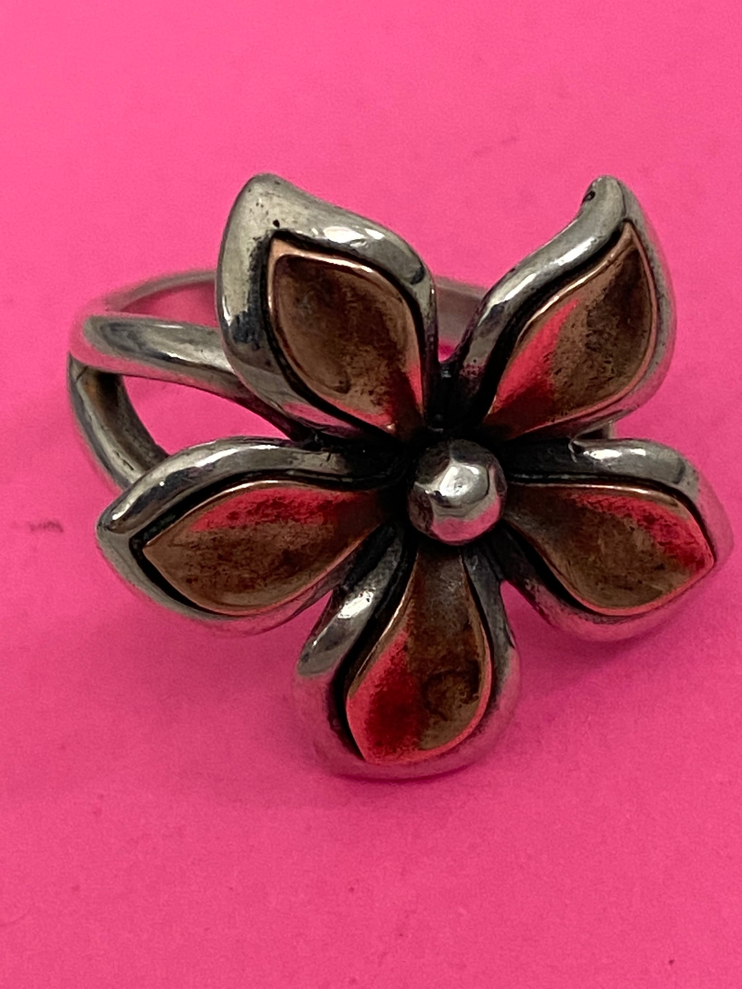 Pre-Owned James Avery Retired Flower Silver & Copper Ring Size 8.5