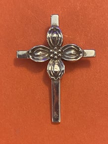 Pre-Owned James Avery Retired Silver Dogwood Cross Pendant