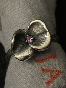 Pre-Owned James Avery Retired Silver Pink Sapphire Pansy Flower Ring Size 7.5