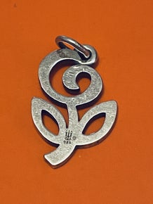 Pre-Owned James Avery Retired Silver Flower of Hope Charm