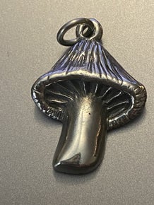 Pre-Owned James Avery Retired Silver Mushroom Charm