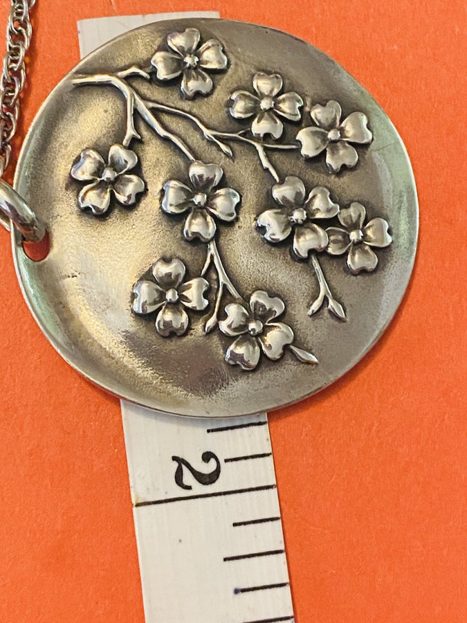 Pre-Owned James Avery Retired & HTF Silver Large Round Floral Pendant