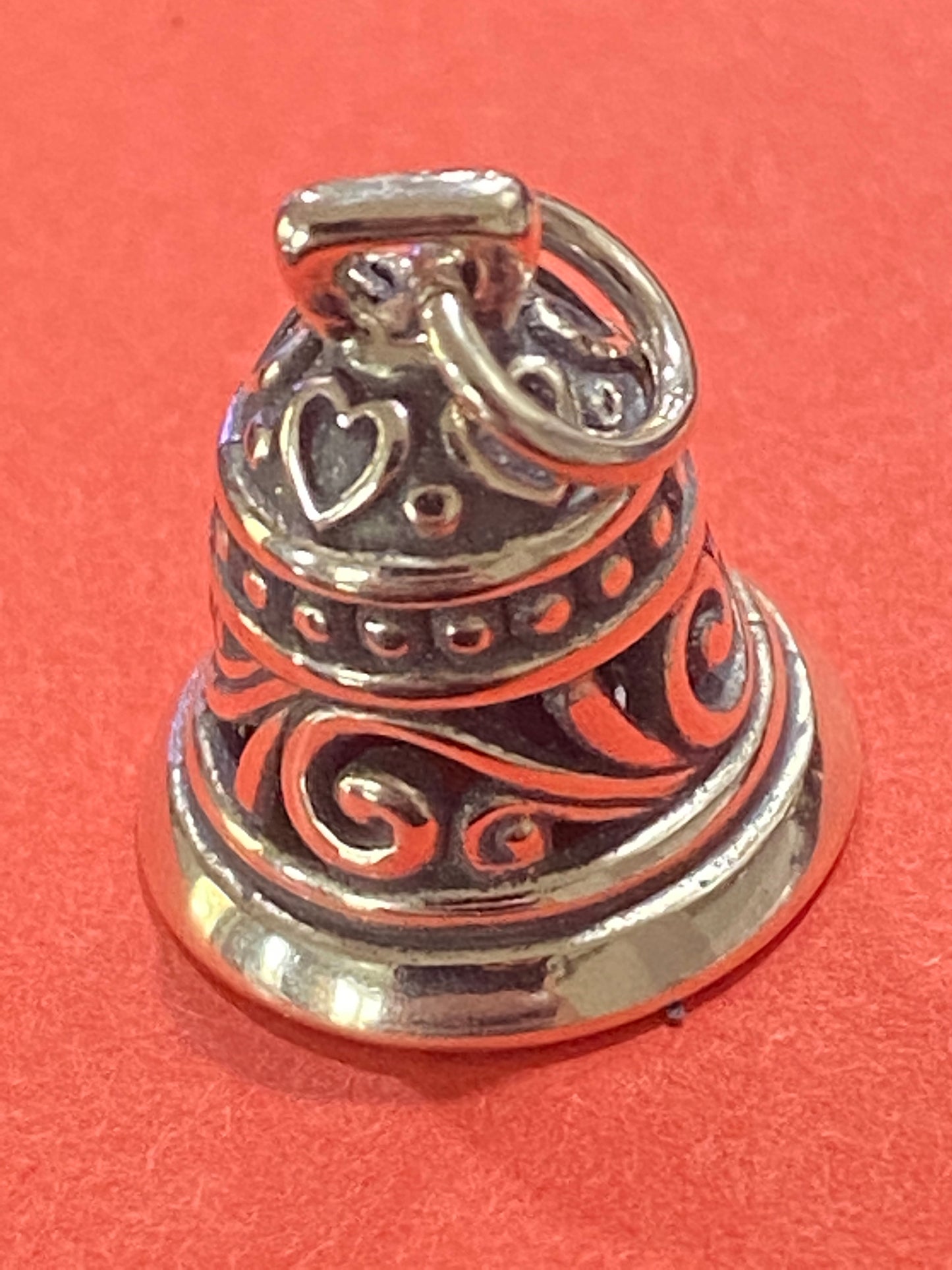 Pre-Owned James Avery Retired Sterling Silver Ringing Love Song Bell Charm