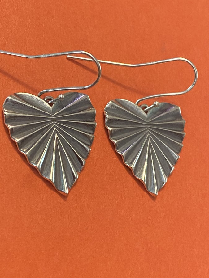 Pre-Owned James Avery Retired Silver Ava Heart Earrings